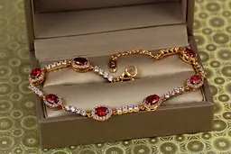 Браслет Xuping Jewelry малинки із червоними каменями на доріжці 17,5 см 7 мм золотистий