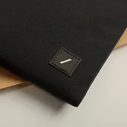 Чохол для ноутбука Native Union W.F.A Stow Lite Sleeve Case Black for MacBook Pro 16" чорний (STOW-LT-MBS-BLK-16) - мініатюра 4