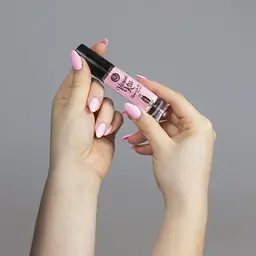 Блиск для губ Scala Lip Gloss Vibrant Kiss кока кола 6 г - мініатюра 3