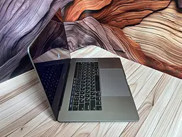Ноутбук Apple MacBook Pro 15" A2337 i7-8750H/16/256 (C02WWAZYJG5H) Б/в - мініатюра 4