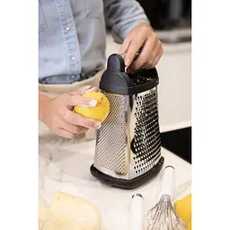 Тертка чотирьохстороння KitchenAid Universal з контейнером чорна (KQG300OSOBE) - мініатюра 7