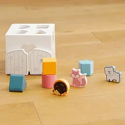 Дерев'яний сортер з брязкальцем Viga Toys PolarB Будиночок для звірят (44052) - мініатюра 3