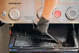 Гриль газовий Weber Genesis E-435 чорний (36410075) - мініатюра 14