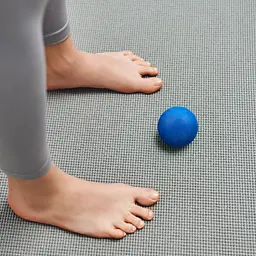 Масажний м'яч Gymtek 63 мм синій - мініатюра 3