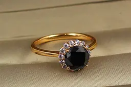 Кільце Xuping Jewelry два майданчики з чорним каменем р 19 золотисте