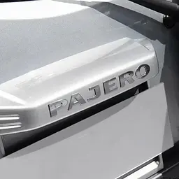 Емблема напис для Mitsubishi PAJERO на двосторонньому скотчі Матове срібло (210х22 мм) - мініатюра 3