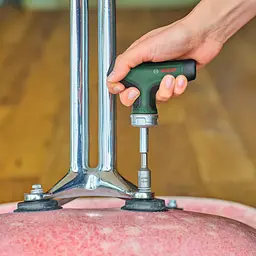 Викрутка Bosch з тріскачкою, т-подібне руків'я, 109мм, сталь CrV (1.600.A02.Z9S) - мініатюра 2