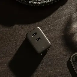 Мережевий зарядний пристрій Native Union Fast GaN Charger PD 35 Вт Dual USB-C Port Black (FAST-PD35-BLK-EU) - мініатюра 4