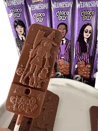 Шоколадні цукерки на паличці​​​​​​​ Halloween Wednesday Choco Lolly 10шт х 15г - мініатюра 6