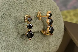 Сережки Xuping Jewelry Снігова баба з чорними каменями 1,7 см золотисті - мініатюра 2