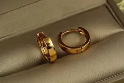 Сережки кільця Хuping Jewelry гладкі 1,3 см золотисті - мініатюра 2