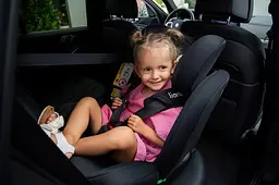Дитяче автокрісло Lionelo Bastiaan i-Size Pink Baby, рожеве (LO-BASTIAAN I-SIZE PINK BABY) - мініатюра 2