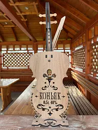 Сувенірна скрипка з коньяком та чарками Закарпатський 4 зірки 61 см - мініатюра 9