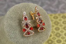 Серьги Xuping Jewelry Елочка с красными камнями 2,7 см золотистые - миниатюра 2