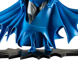 Статуетка DC Comics Batman Classic Version Scale 1/9 27 см - мініатюра 7