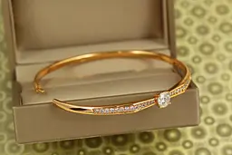 Браслет бенгл Xuping Jewelry Сяючий акцент 60 мм на руку від 17 до 19 см золотистий - мініатюра 2