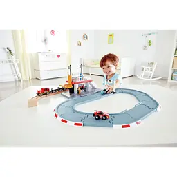 Автотрек Hape Гоночна траса та станція (E3734) - мініатюра 5