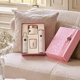 Подарунковий набір Rituals The Ritual Of Sakura Large Gift Set: гель-піна для душу 200 мл + крем для тіла 200 мл + ароматична свічка 140 г + ароматичний дифузор 70 мл - мініатюра 3
