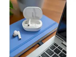 Навушники TWS POLY Voyager Free 60+ White (7Y8G6AA) - мініатюра 7