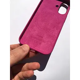 Оригінальний силіконовий чохол Apple Silicone Case MagSafe для iPhone 16 (6.1") Fuchsia MYY53ZM/A - мініатюра 9