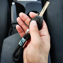 Подарунковий набір №1 для Hyundai із заглушками ременів безпеки та брелоком з логотипом - мініатюра 6