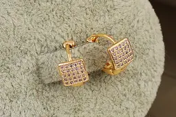 Сережки дитячі Xuping Jewelry квадратики з фіанітами довжина 1,2 см золотисті