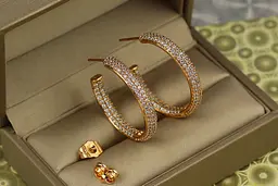 Сережки Xuping Jewelry кільця з дрібними каменями 2,9 см золотисті - мініатюра 3