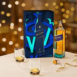Віскі Johnnie Walker Blue label Blended Scotch Whisky 40% 0.7 л + 2 склянки в подарунковій упаковці - мініатюра 2