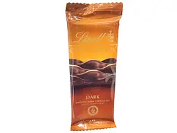 Чорний шоколад Lindt Extra Creamy Dark Chocolate 35 г (3046920030021)