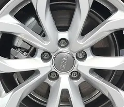 Ковпак колеса Audi сірий+Хром d=61мм (ковпачок, заглушка диска) 1 шт - мініатюра 2