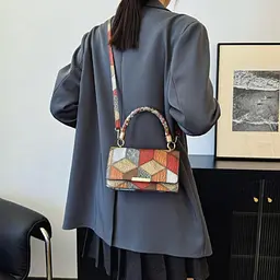Кросбоді з еко-шкіри з геометричним малюнком Lilly P2-15119230R мультиколор - мініатюра 8