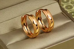 Сережки Xuping Jewelry колечки шагреньові з ромбічним узором 2,2 см золотисті