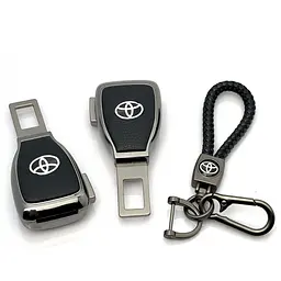Набір в авто для Toyota №2 / заглушка-перехідник ременя безпеки та брелок з логотипом темний хром