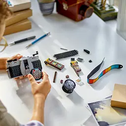 Конструктор LEGO Creator Ретро фотокамера 261 деталі (31147) - мініатюра 3