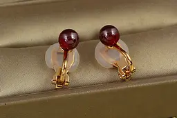 Сережки кліпси Xuping Jewelry червона перлина 1,5 см золотисті