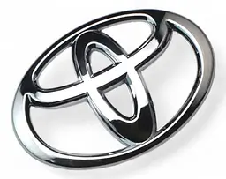 Емблема решітки задня для Toyota Хром 110х75 мм Пластик на скотчі (Завод)
