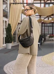 Велика жіноча шкіряна сумка бананка Sambag Tirso Max чорна 38 × 17 × 6 см (81341101) - мініатюра 5