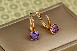 Сережки Xuping Jewelry солістка з фіолетовим каменем 1,7 см золотисті - мініатюра 2
