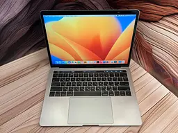 Ноутбук Apple MacBook Pro 13.3" A1706 i5-7267U/8/251 (C02TP0E2HV2L) Б/в