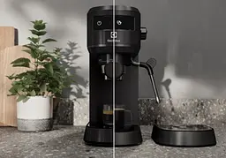 Electrolux Кофеварка ріжкова, 1л, мелена, ручний капуч, LED-дисплей, підігрів чашок, чорний - мініатюра 8