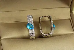 Сережки Xuping Jewelry Догма з блакитним каменем 2 см сріблясті - мініатюра 3