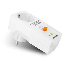 Розетка з реле контролю перепадів напруги Voltronic NBH3O16 220 В/16 А, 3000 Вт - мініатюра 2
