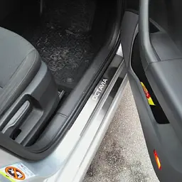 Накладки на пороги для Skoda Octavia A7 2014-2020 Нержавіюча сталь із загином та Логотипом 8 шт (Premium P-SK11) - мініатюра 4