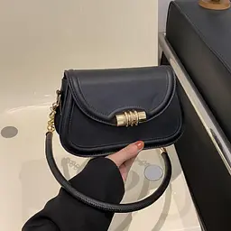 Сумочка через плече каркасна із клапаном Lilly P4-8420A чорна - мініатюра 3