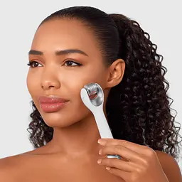 Електронний ролик для обличчя з мікроголками GESKE MicroNeedle Face Roller 9 в 1 білий - мініатюра 9