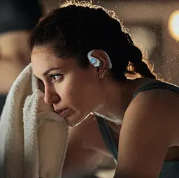 Навушники QCY бездротова стереогарнітура Bluetooth в кейсі T15 білі - мініатюра 9
