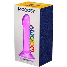 Ділдо Wooomy Mooosy, з присоскою, сумісний з трусиками для страпону, довжина 18 см, діаметр 4,5 см