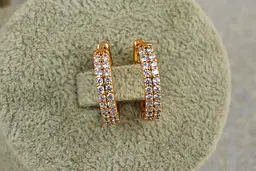 Сережки кільця Xuping Jewelry дві доріжки з каменів 1.8 см золотисті - мініатюра 2