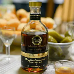 Бренді Привітальний 8 yo, 40%, 0,5 л - мініатюра 6