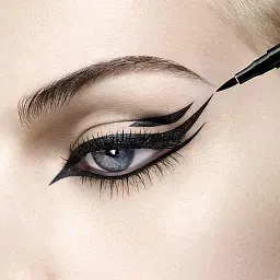 Підводка-фломастер для очей Bourjois Liner Feutre, відтінок Ultra Black, 0,8 мл (8000009847556) - мініатюра 3